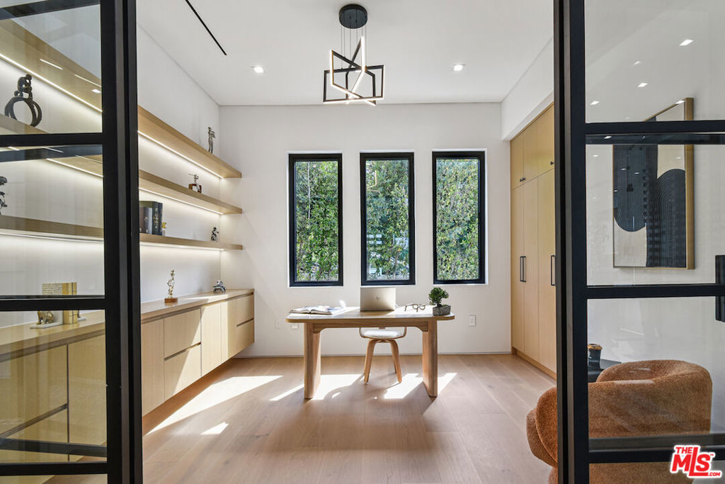 13015 Greenleaf StreetStudio City img 5