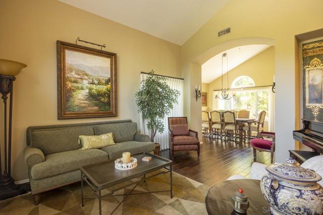 3245 Brookside Ln, Encinitas CA: https://media.crmls.org/mediaz/c65c33af-6432-43a3-9fda-fa3d273a0d29.jpg