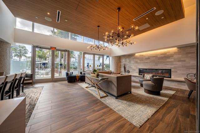 888 W E St, San Diego CA: https://media.crmls.org/mediaz/c65c7ee2-1717-4140-bb85-87d22de23335.jpg
