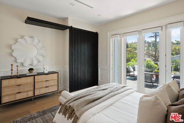 18057 Valley Vista Boulevard, Encino CA: https://media.crmls.org/mediaz/c65d025e-ba97-4ea4-b927-310db6ed79b3.jpg