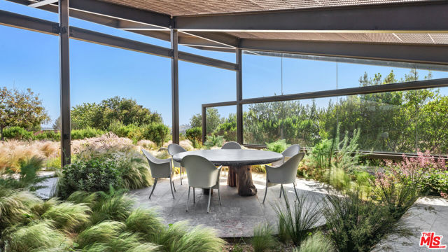 5900 Bonsall Drive, Malibu CA: https://media.crmls.org/mediaz/c65deff2-a906-47a0-b101-6f0aa99949ad.jpg