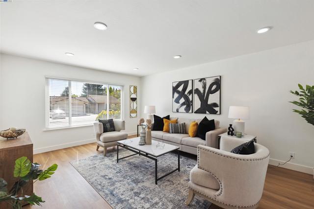 45548 Cherokee Ln, Fremont CA: https://media.crmls.org/mediaz/c65e8b83-cc16-465d-93b4-73f45d7082b1.jpg