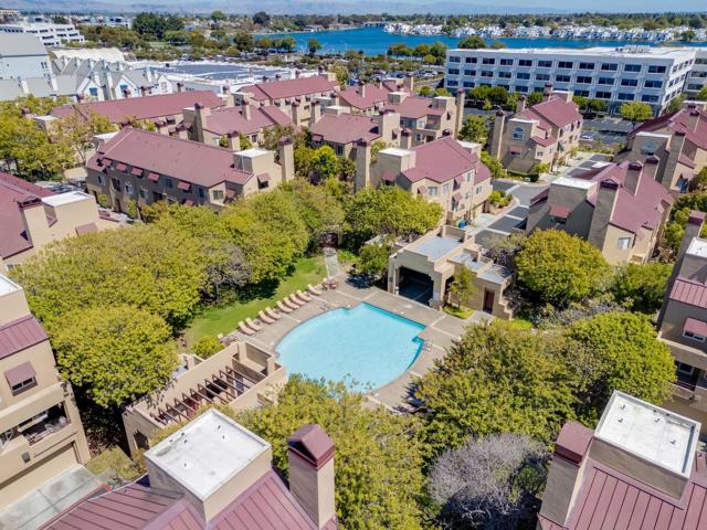 210 Commons Lane, Foster City CA: https://media.crmls.org/mediaz/c65ec356-443e-4432-887b-cf025db46bb5.jpg