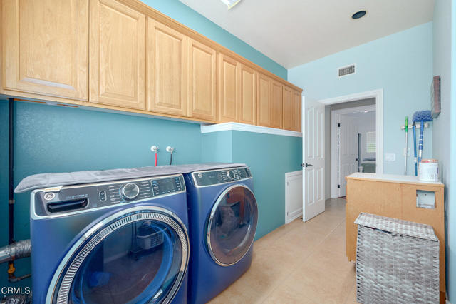 2207 Terra Bella Lane, Camarillo CA: https://media.crmls.org/mediaz/c6605cf6-ac43-4947-8ad7-4617b6ee3a08.jpg