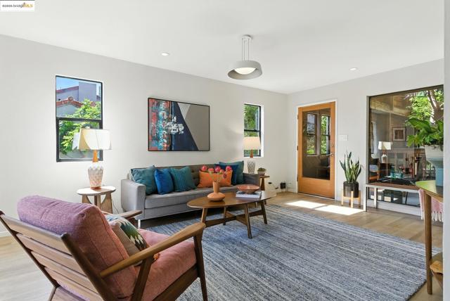 5321 Miles Ave, Oakland CA: https://media.crmls.org/mediaz/c660c490-ba8f-4369-ab2d-e8432f37f2af.jpg
