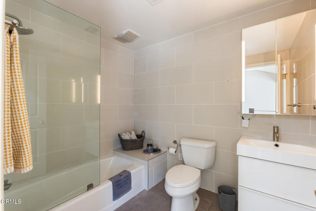 3643 Hampstead Road, Glendale CA: https://media.crmls.org/mediaz/c6612ae1-5c3c-44b4-a2c9-e360bfc725e6.jpg