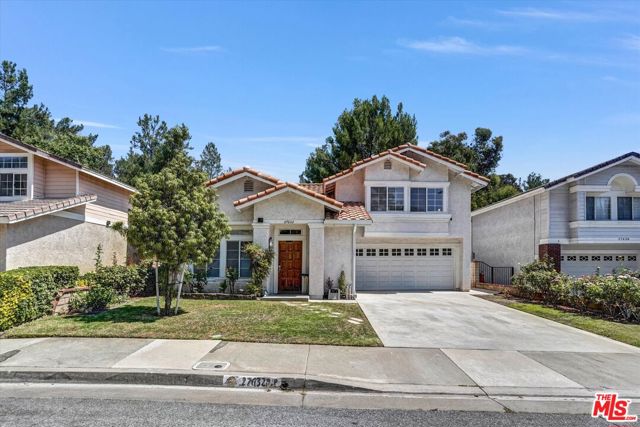 27632 Kevin Place, Santa Clarita CA: https://media.crmls.org/mediaz/c6615c0a-345f-4f84-a231-fe6f0a3f8abf.jpg