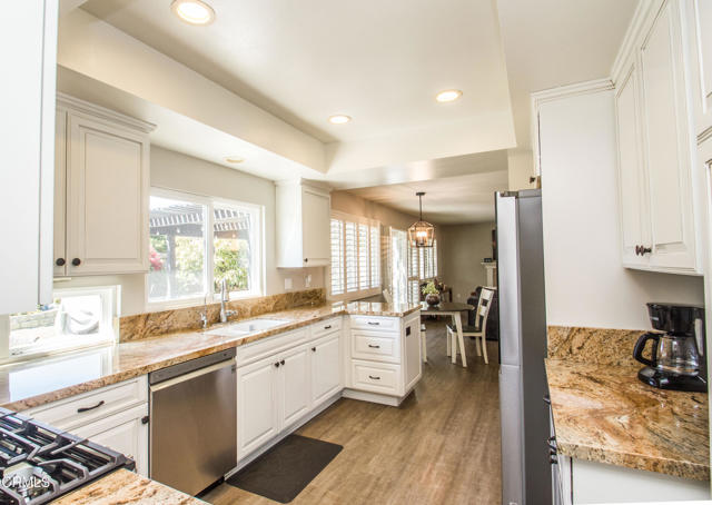 Detail Gallery Image 11 of 27 For 8984 Santa Margarita Rd, Ventura,  CA 93004 - 4 Beds | 3 Baths