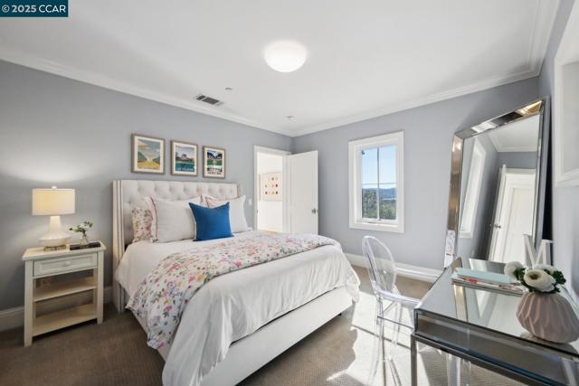 1204 Glen Rd, Lafayette CA: https://media.crmls.org/mediaz/c661fe0d-22b2-42b1-a1cd-60d85b8fe001.jpg