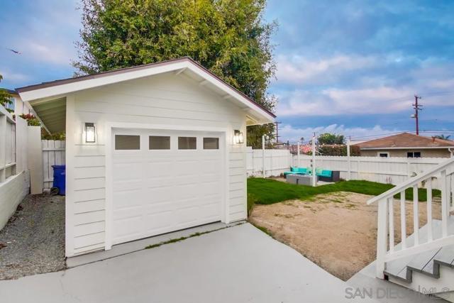 3122 Newell St, San Diego CA: https://media.crmls.org/mediaz/c662a001-4abf-4df9-9208-5dbc2c4753fb.jpg