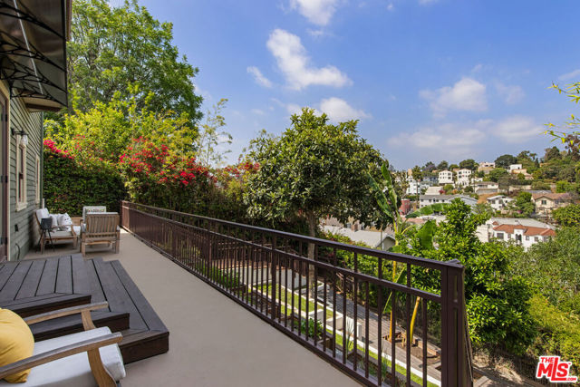 844 E Kensington Road, Los Angeles CA: https://media.crmls.org/mediaz/c6632655-f478-425d-8a10-d475fb38e851.jpg