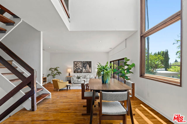 2174 Alcyona Drive, Los Angeles CA: https://media.crmls.org/mediaz/c6635418-b11b-47f3-9269-8d8cf96ed8be.jpg