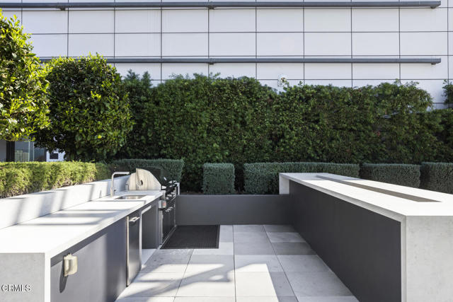 400 S Broadway, Los Angeles CA: https://media.crmls.org/mediaz/c663b708-e1f7-4925-85ef-bc6d078ddfe8.jpg