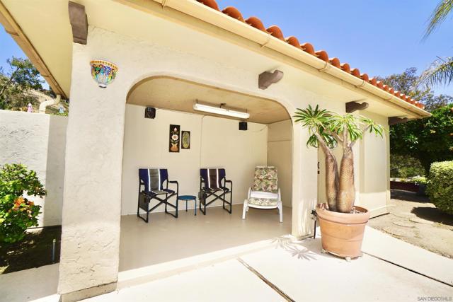 4343 Avenida Gregory, Spring Valley CA: https://media.crmls.org/mediaz/c6645665-e69f-49b0-bbc7-81faba3adb22.jpg