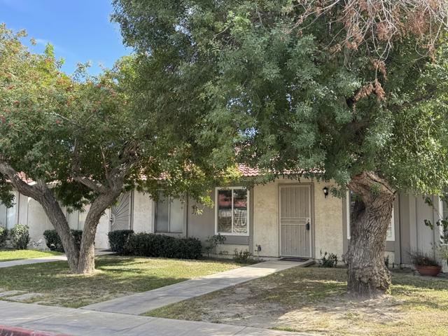 82815 Davis Drive, Indio CA: https://media.crmls.org/mediaz/c6649152-c767-4525-a93b-5a90854caea6.jpg