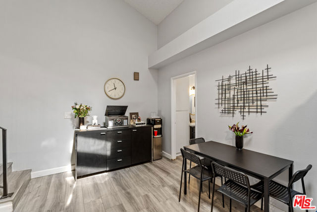 586 Rosewood Avenue, Camarillo CA: https://media.crmls.org/mediaz/c664bd19-77ed-4b35-a071-2f39e7b1c673.jpg