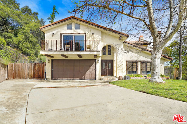 4911 Calle Robleda, Agoura Hills CA: https://media.crmls.org/mediaz/c6659e59-ec4c-4937-838f-093106618954.jpg