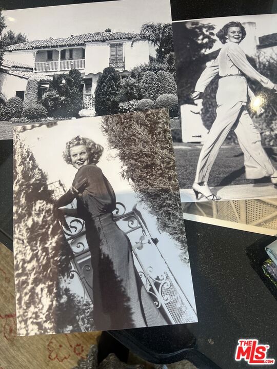 512 N Palm Drive, Beverly Hills CA: https://media.crmls.org/mediaz/c665a72b-6bbb-4f6c-a25c-e32c9312b447.jpg