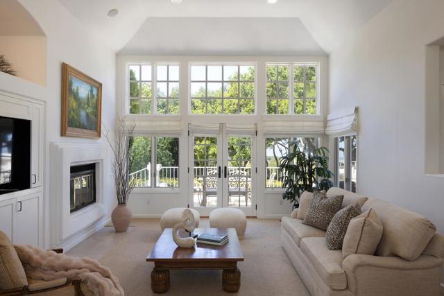 26048 Paseo Del Sur, Monterey CA: https://media.crmls.org/mediaz/c665c6f2-bd85-4e6b-bda7-bec5cc6533b3.jpg