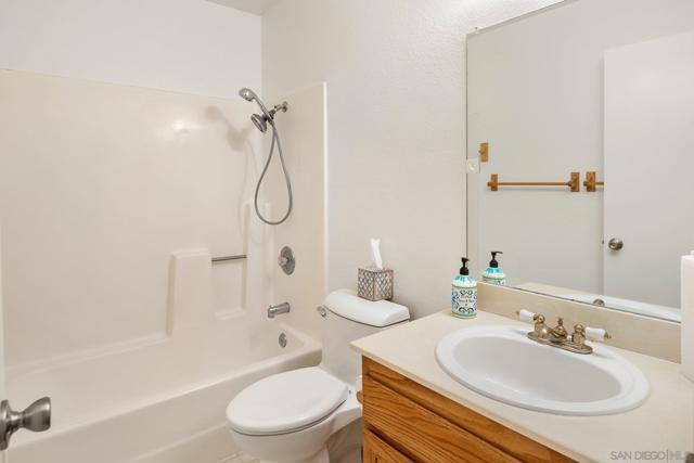 9270 Amys St, Spring Valley CA: https://media.crmls.org/mediaz/c665d9d1-7160-4b80-98a5-b7c44885114d.jpg