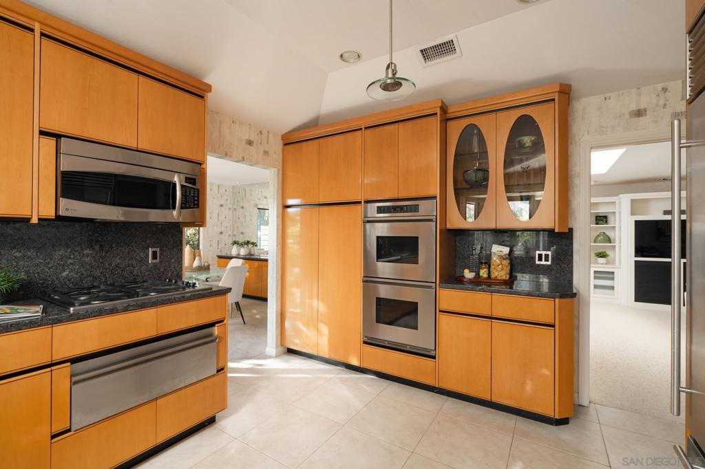 15943 Ranch Hollow Rd - photo 14