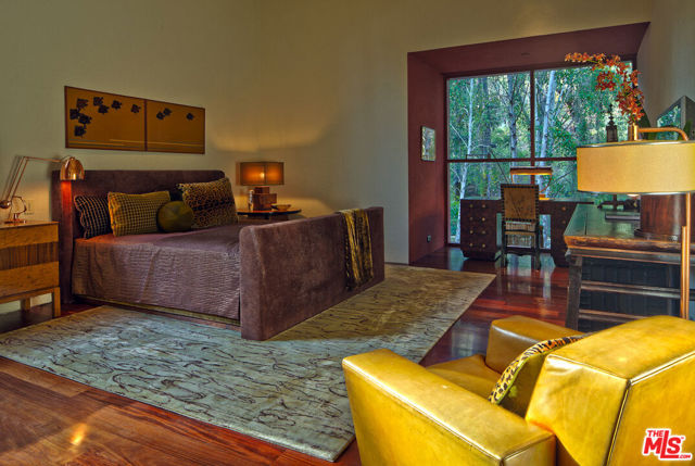 470 Layton Way, Los Angeles CA: https://media.crmls.org/mediaz/c667cdc0-f790-4226-a323-99830ab6ca3c.jpg