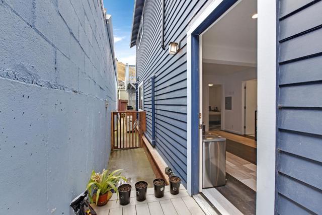 419 Harvey Way, Pacifica CA: https://media.crmls.org/mediaz/c668e0af-0653-4921-9523-83e23ef86b5e.jpg