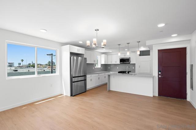 4004 Ohio St #3, San Diego CA: https://media.crmls.org/mediaz/c669a3db-31fa-46b2-8e4a-328a90229380.jpg