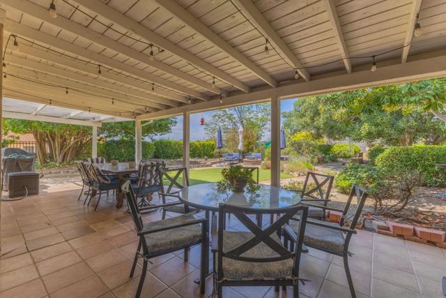3445 Lomas Serenas Dr, Escondido CA: https://media.crmls.org/mediaz/c669b5e7-c332-4e90-a8ab-fa3c45a2e81a.jpg