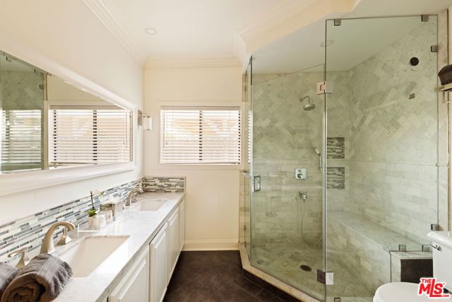 13128 Hartsook Street, Sherman Oaks CA: https://media.crmls.org/mediaz/c66a28fa-fe71-44b8-98c4-912addd54654.jpg