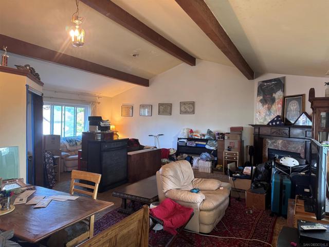 226 Lento Ln, El Cajon CA: https://media.crmls.org/mediaz/c66a504b-dcec-4d77-9664-d6e8971a19f6.jpg