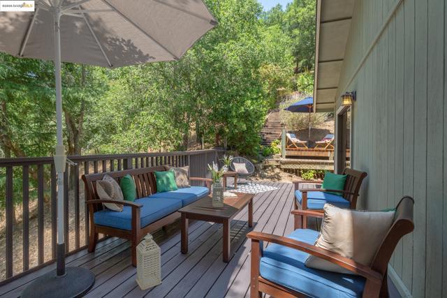 151 La Espiral, Orinda CA: https://media.crmls.org/mediaz/c66a921b-fc1c-48f4-9dae-67d89ea9546a.jpg