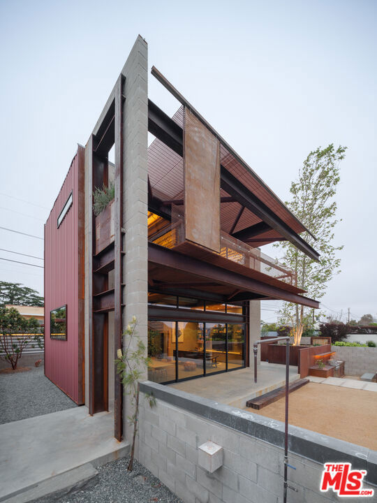 5701 7th Avenue, Los Angeles CA: https://media.crmls.org/mediaz/c66ac822-ad2c-4906-bbfb-a55c341e64c2.jpg