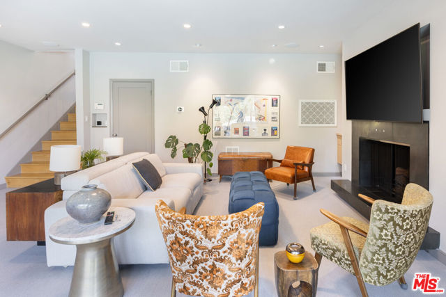 1256 Beverly Green Drive, Beverly Hills CA: https://media.crmls.org/mediaz/c66bfe94-1688-4503-aed7-b44455fc7830.jpg