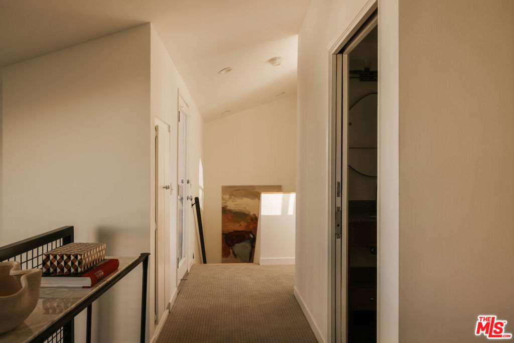 2027 Oakwood Ave, Venice, CA 90291, photo 25