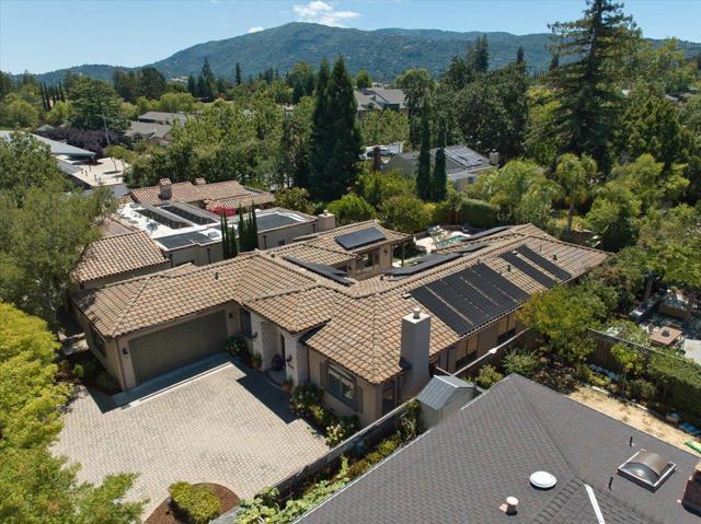 17820 Daves Avenue, Monte Sereno CA: https://media.crmls.org/mediaz/c66c8004-3c6e-4a67-b040-bb0913802172.jpg
