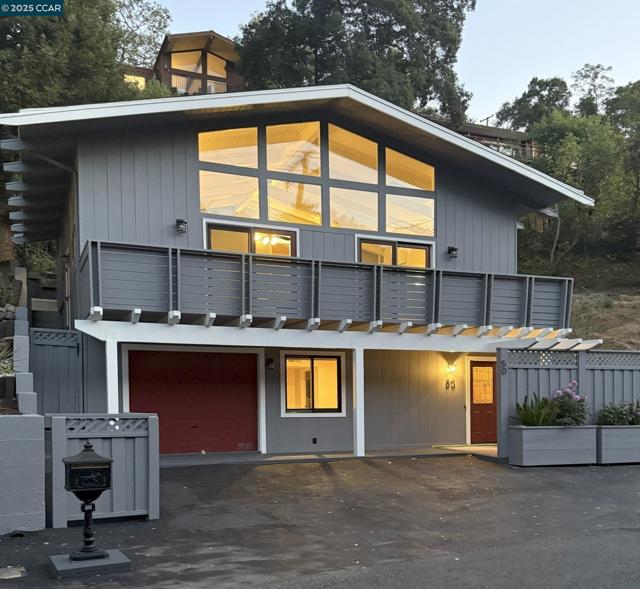 50 Brookwood Rd, Orinda CA: https://media.crmls.org/mediaz/c66d0281-8334-4931-813d-c05c9873c634.jpg