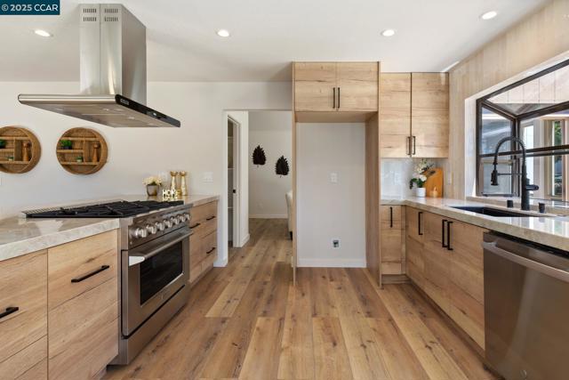 865 El Cerro Blvd, Danville CA: https://media.crmls.org/mediaz/c66d1c3e-1976-4f8c-b725-0facf52045d3.jpg