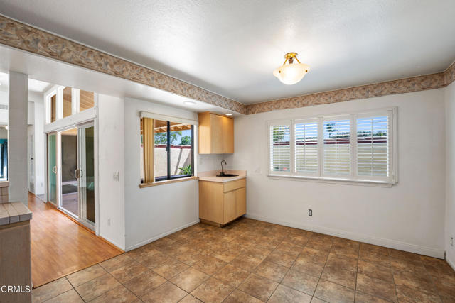 10215 Alexandria Street, Ventura CA: https://media.crmls.org/mediaz/c66d6be0-0ab4-407b-915e-b2d9c76f2a02.jpg