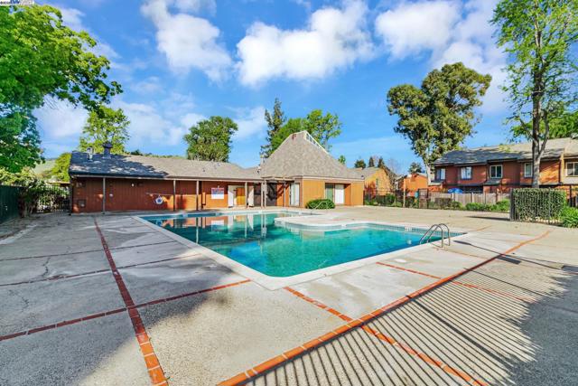 38627 Cherry Ln, Fremont CA: https://media.crmls.org/mediaz/c66dabcd-a8c6-4ea4-b16f-67759d8ed34a.jpg
