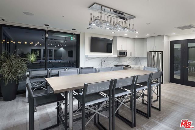 1331 N Cahuenga Boulevard, Los Angeles CA: https://media.crmls.org/mediaz/c66dc792-566c-4253-ad1c-da5ed82459d4.jpg