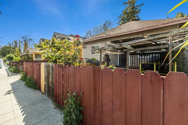 37 Union Street, San Jose CA: https://media.crmls.org/mediaz/c66efc13-678e-4c52-b12f-7c2c913885d8.jpg