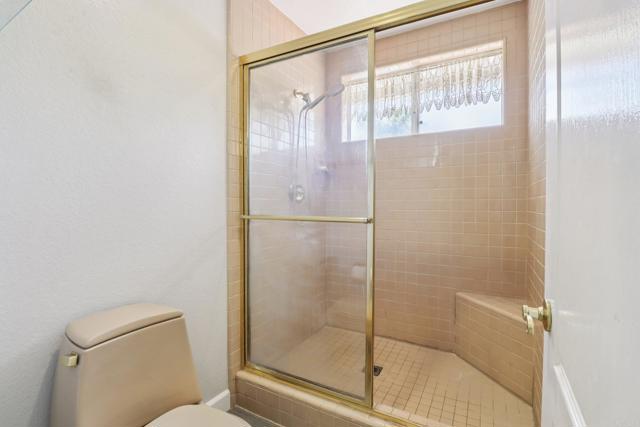 9704 Indian Creek Way, Escondido CA: https://media.crmls.org/mediaz/c66f1b13-5c68-46ae-b567-6fbee554496e.jpg