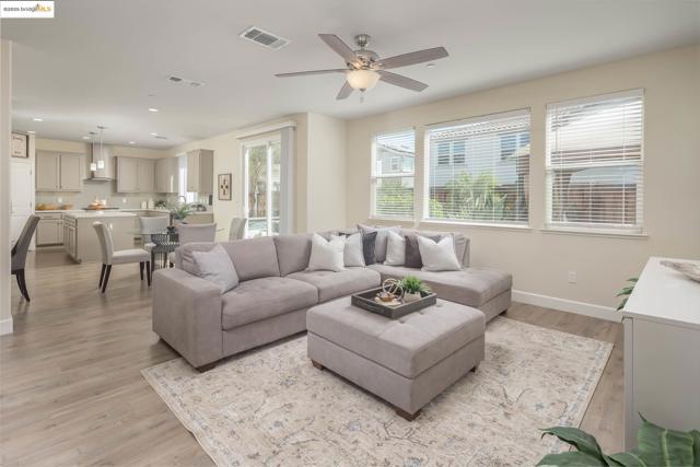 270 Guthrie Lane, Brentwood CA: https://media.crmls.org/mediaz/c66f3043-f072-4d1c-8d55-bf66ae76db8e.jpg
