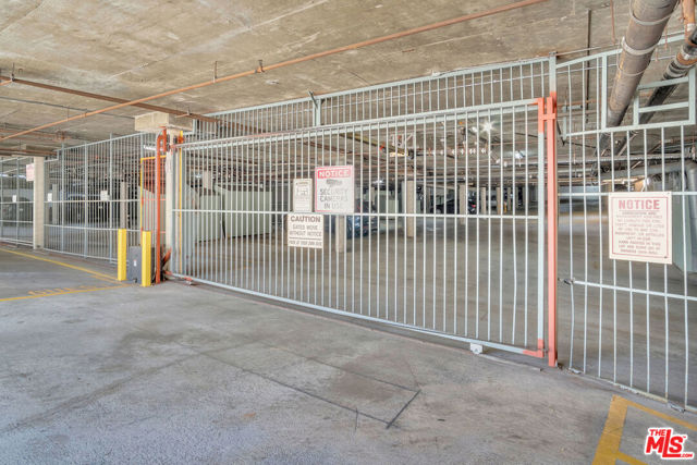 950 Main Street, El Segundo CA: https://media.crmls.org/mediaz/c66f742f-dfee-4520-a97c-123a54a6b2b3.jpg