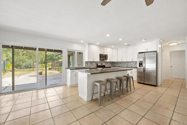 2348 Watson Way, Vista CA: https://media.crmls.org/mediaz/c6704409-16b8-4e9b-b5a3-cf1318f8159b.jpg