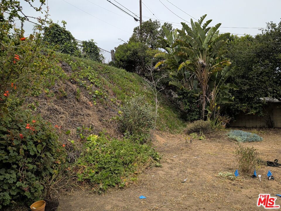 https://media.crmls.org/mediaz/c670affe-9555-4135-b0d7-de98eefb4432.jpg?preset=X-Large