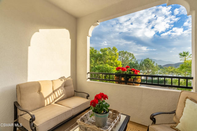 1160 Vista Canyon Lane, Newbury Park CA: https://media.crmls.org/mediaz/c670ed8a-55d0-4293-bfad-c2f58feb4f0b.jpg