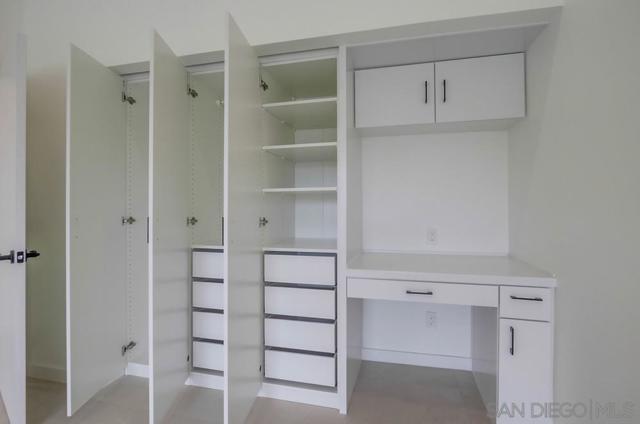 14066 Crest Way, Del Mar CA: https://media.crmls.org/mediaz/c67131d1-9139-404f-b171-1e7f5cfd2645.jpg