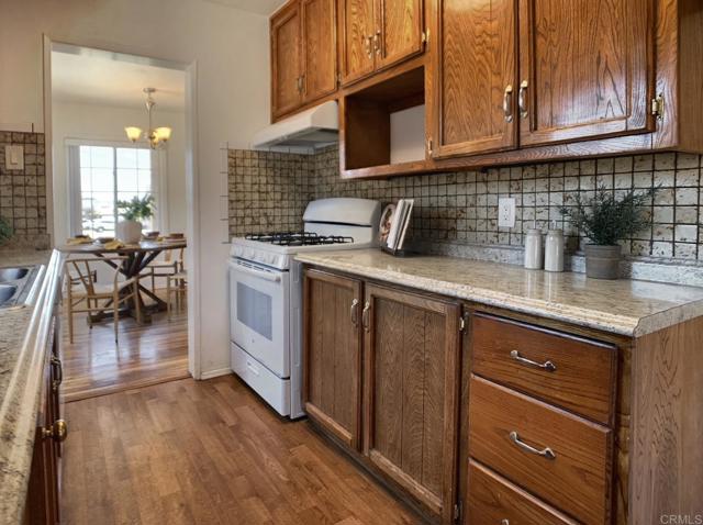161 Twin Oaks Circle, Chula Vista CA: https://media.crmls.org/mediaz/c6714bd4-a8b8-4dcd-91e9-881d5b1c8519.jpg